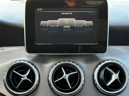 Used 2016 Mercedes-Benz GLA 250 4MATIC image 13