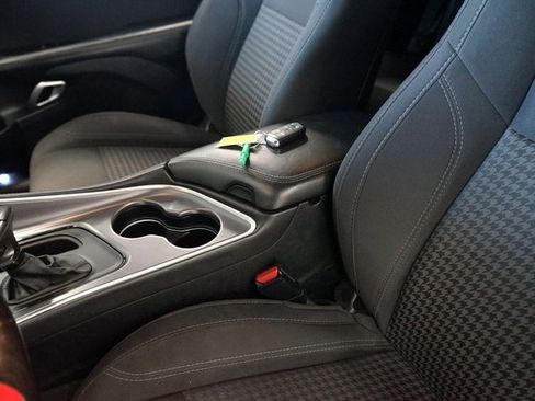 Used 2019 Dodge Challenger SXT image 22