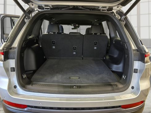 New 2026 Jeep Grand Cherokee Altitude AWD/4WD image 11