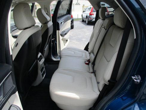 Used 2020 Ford Edge Titanium w/ Equipment Group 301A FWD image 25