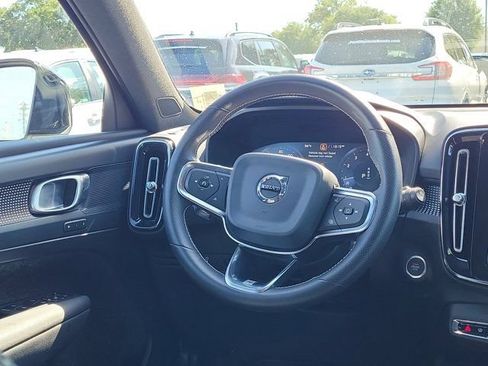 Used 2020 Volvo XC40 T5 R-Design AWD/4WD image 3