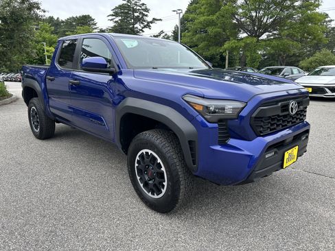 Used 2024 Toyota Tacoma TRD Off-Road AWD/4WD image 3
