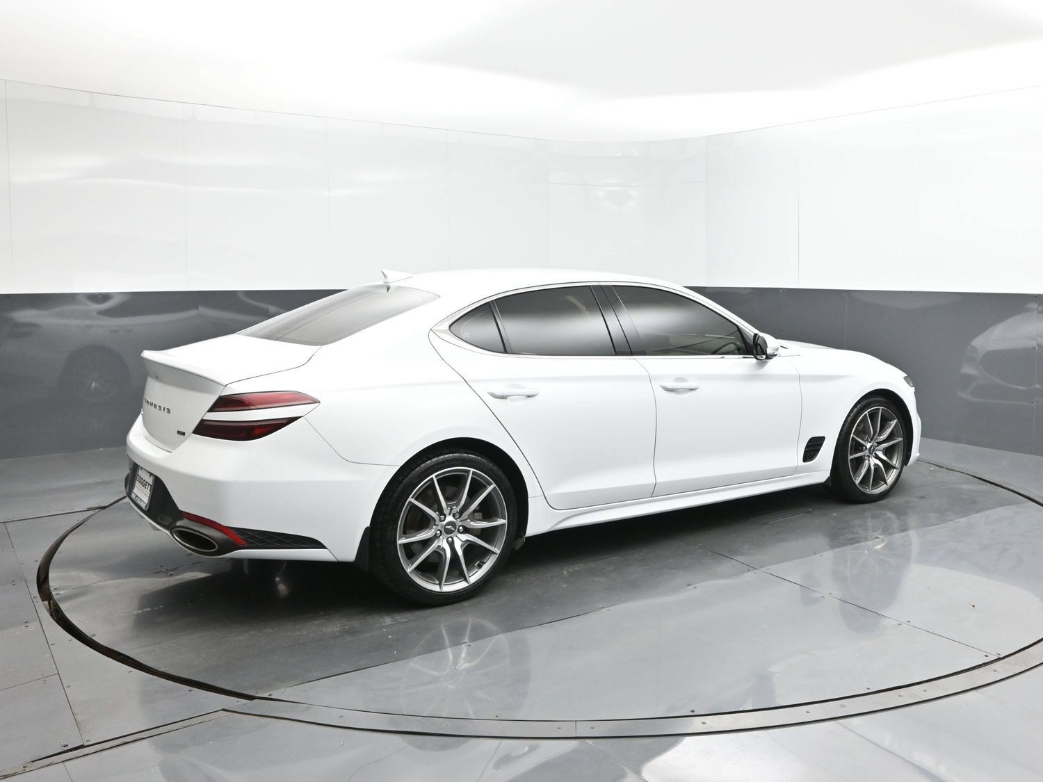 Used 2022 Genesis G70 3.3T RWD image 15
