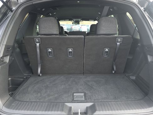 Used 2023 Honda Pilot Sport image 16