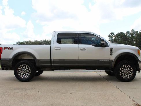 Used 2017 Ford F250 Lariat w/ Lariat Ultimate Package AWD/4WD image 19