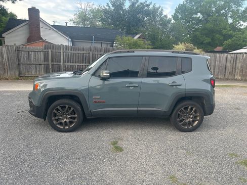 Used 2016 Jeep Renegade 75th Anniversary AWD/4WD image 3