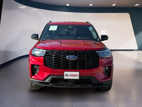 Used 2025 Ford Explorer ST-Line w/ ST-Line Street Pack AWD/4WD image 8