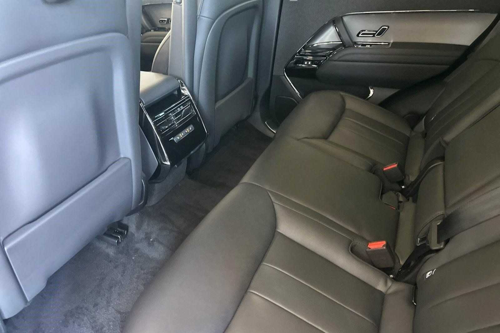 New 2026 Land Rover Range Rover Sport SE AWD/4WD image 25