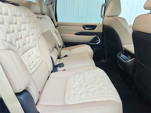 New 2026 Nissan Armada Platinum image 42