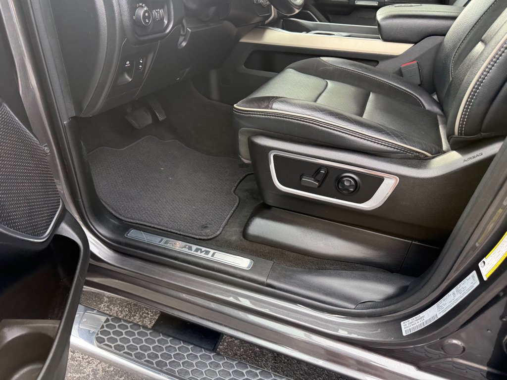 Used 2021 RAM 1500 Laramie AWD/4WD image 38