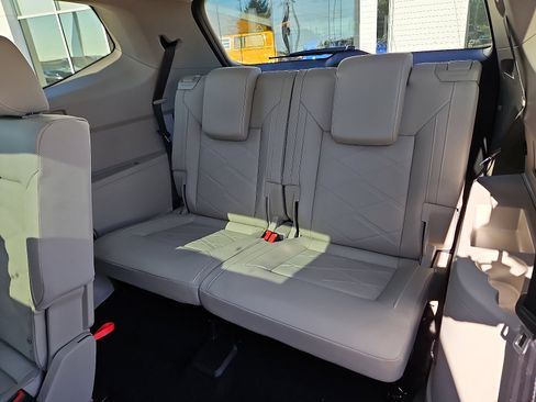 New 2026 Volkswagen Atlas SE image 10