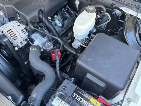 Used 2005 Chevrolet Avalanche 2500 w/ Preferred Equipment Group image 44