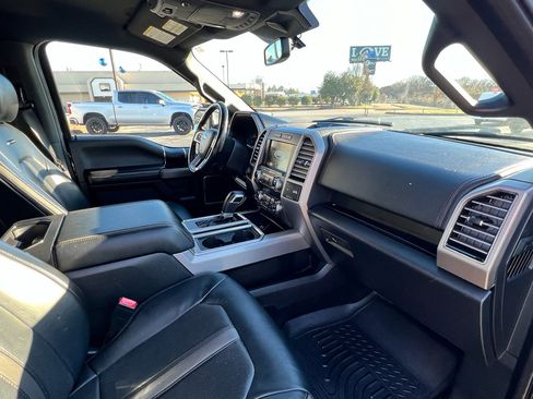 Used 2019 Ford F150 Platinum image 16