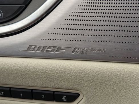 Certified 2024 Cadillac XT5 Premium Luxury w/ LPO, Floor Liner Package AWD/4WD image 18
