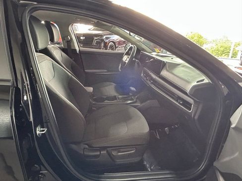 Used 2025 Kia K4 FWD image 35