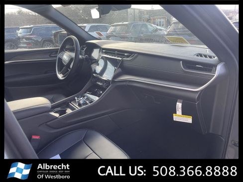 New 2025 Jeep Grand Cherokee Limited image 15