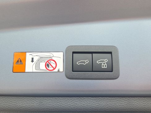 Certified 2026 Toyota Corolla Cross XLE w/ Convenience Package FWD image 31