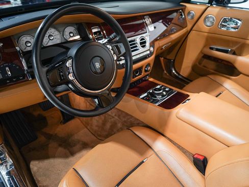 Used 2017 Rolls-Royce Dawn image 2