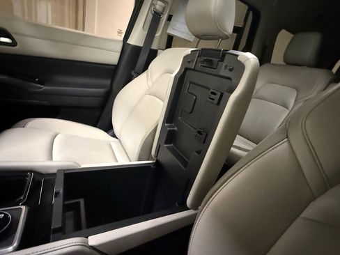 Used 2023 Nissan Pathfinder SL w/ SL Premium Package image 41