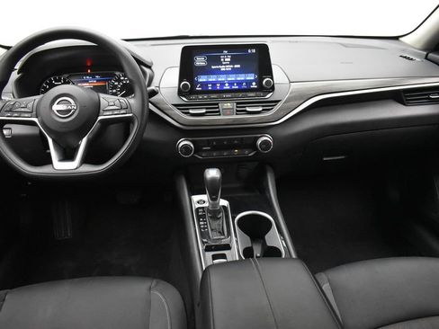 Used 2024 Nissan Altima 2.5 SV AWD/4WD image 27