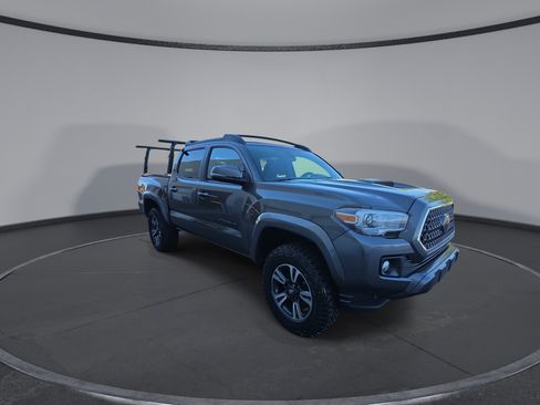 Used 2018 Toyota Tacoma TRD Sport w/ Technology Package AWD/4WD image 15