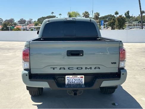 Used 2022 Toyota Tacoma TRD Off-Road w/ Technology Package AWD/4WD image 5