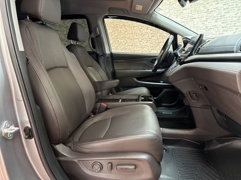 Used 2023 Honda Odyssey EX-L image 12