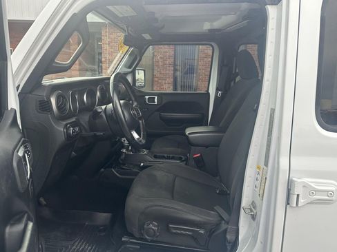 Used 2020 Jeep Gladiator Sport w/ Quick Order Package 24S image 14