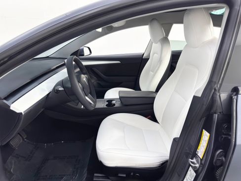 Used 2022 Tesla Model 3 Long Range image 17