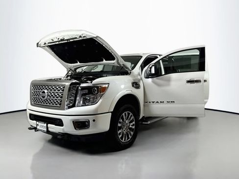 Used 2017 Nissan Titan Platinum Reserve AWD/4WD image 26