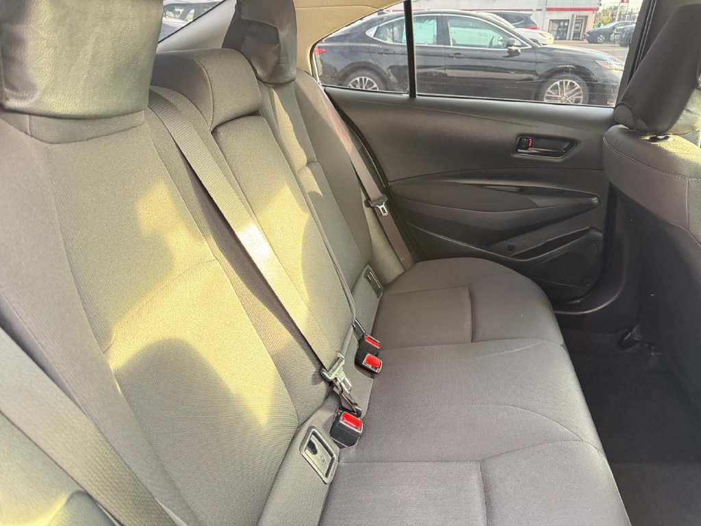 Used 2025 Toyota Corolla LE FWD image 22
