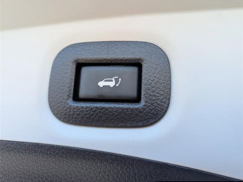 Used 2017 Nissan Rogue SL w/ SL Premium Package image 14