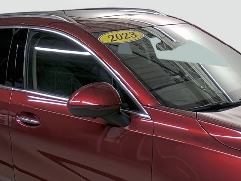 Used 2023 Buick Envision Avenir image 17