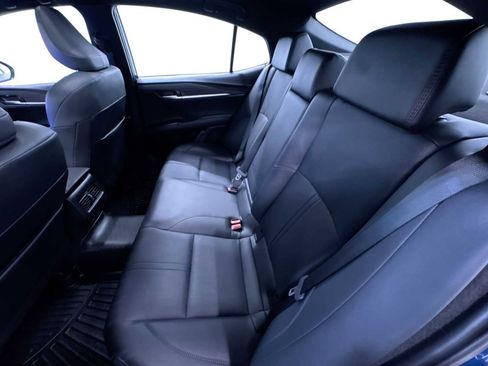 Used 2025 Toyota Camry XSE image 36