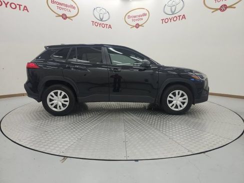 Used 2025 Toyota Corolla Cross L FWD image 3