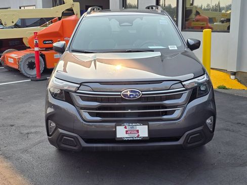 Certified 2025 Subaru Forester Premium AWD/4WD image 2