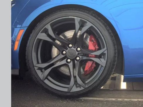 Used 2017 Chevrolet Camaro SS RWD image 7
