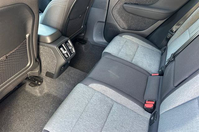Certified 2025 Volvo XC40 B5 Core AWD/4WD image 12