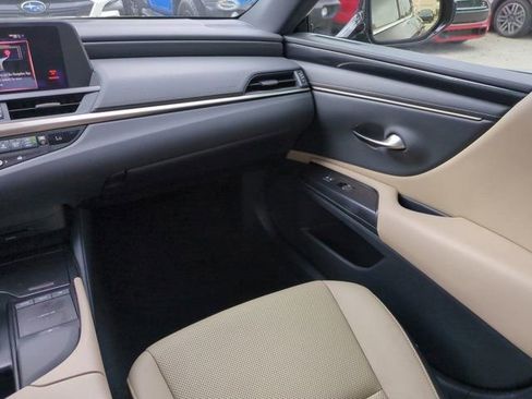 Certified 2021 Lexus ES 350 w/ Accessory Package FWD image 16