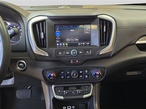 Used 2024 GMC Terrain SLE w/ Driver Convenience Package image 21