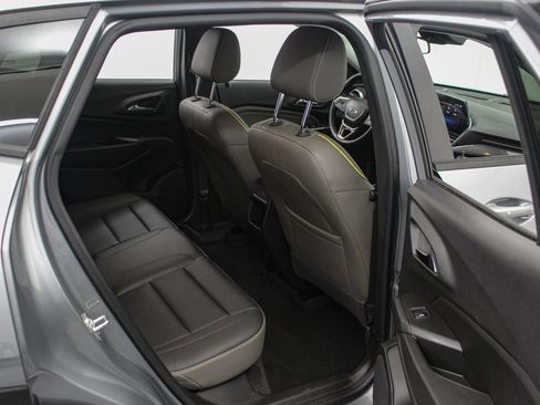 Used 2025 Chevrolet Trax ACTIV w/ Driver Confidence Package FWD image 22