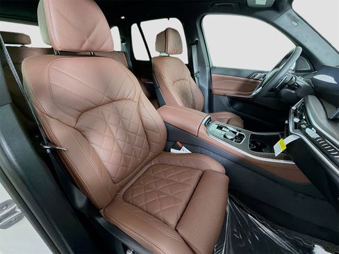 New 2026 BMW X5 xDrive40i w/ Climate Comfort Package image 31