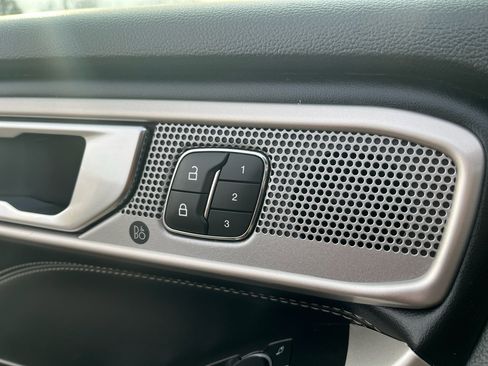 Used 2021 Ford Explorer Limited w/ Equipment Group 301A image 14