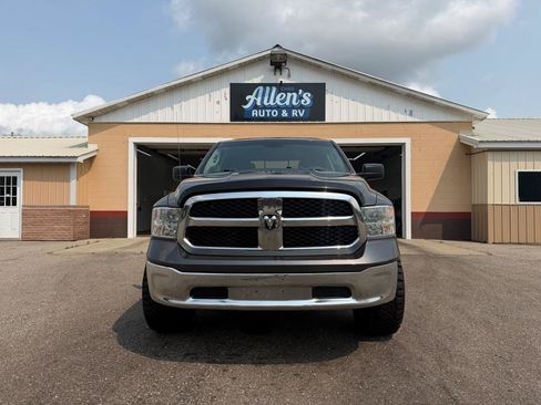 Used 2018 RAM 1500 Classic SLT AWD/4WD image 2