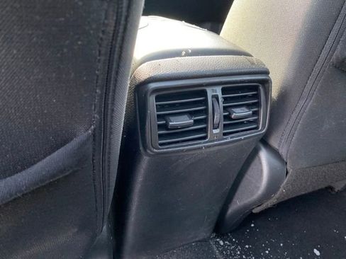 Used 2019 Nissan Rogue S image 18