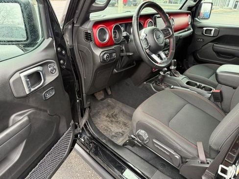Certified 2023 Jeep Gladiator Rubicon w/ Cold Weather Group image 17