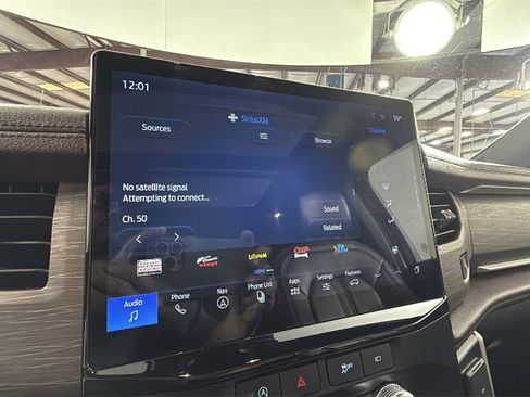 Used 2024 Ford Expedition Limited image 22