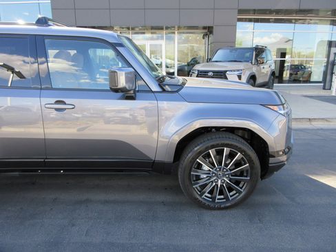 Used 2026 Lexus GX 550 w/ Accessory Package (2T) image 12