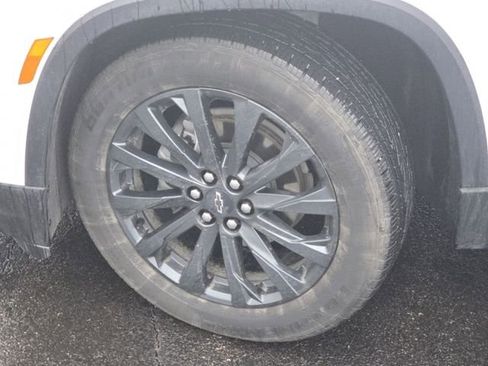 Certified 2023 Chevrolet Traverse RS image 28