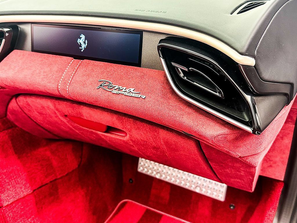 Certified 2025 Ferrari Roma Spider RWD image 21
